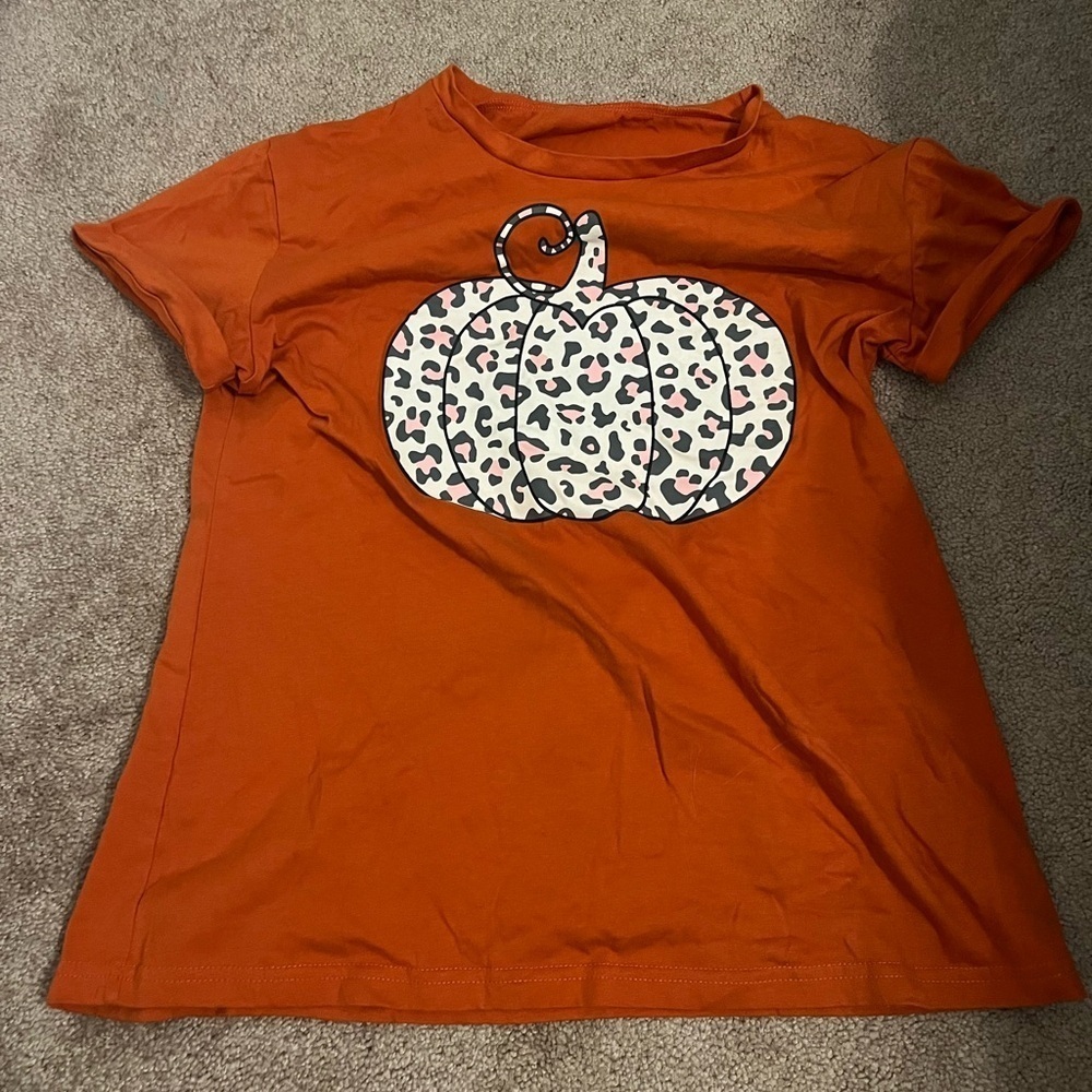 Women's Pumpkin T-shirt Medium